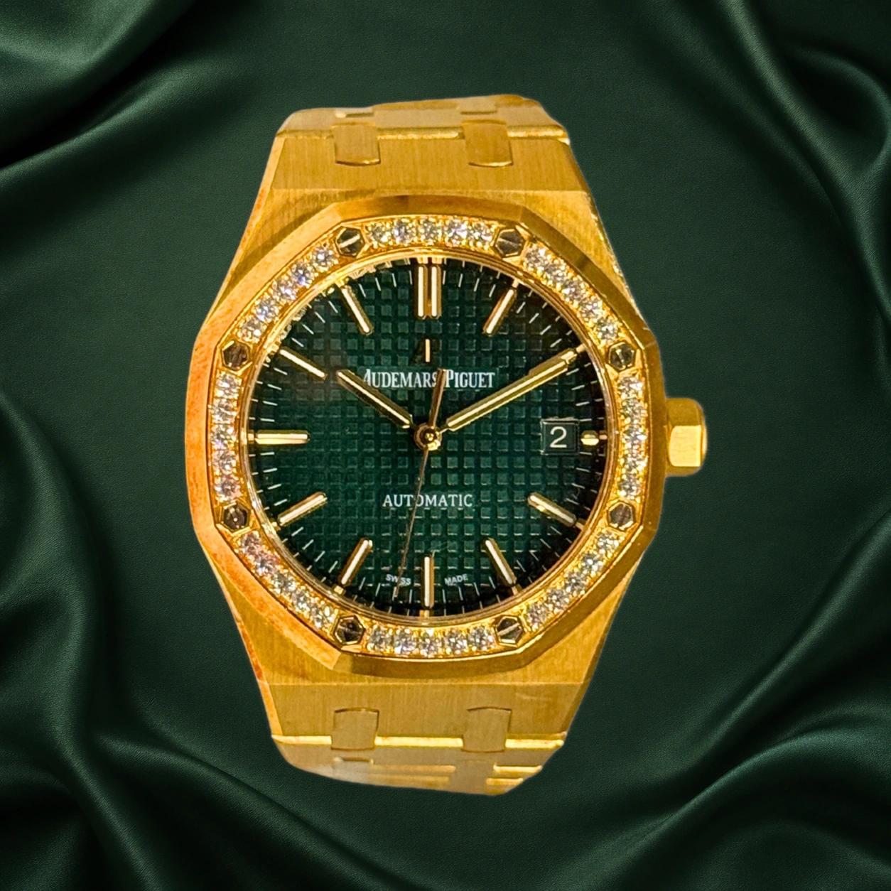 Audemars Piguet Royal Oak 37mm Yellow Gold Green Dial 15458BA 15458 Hourglass Edition · partner reference illustration