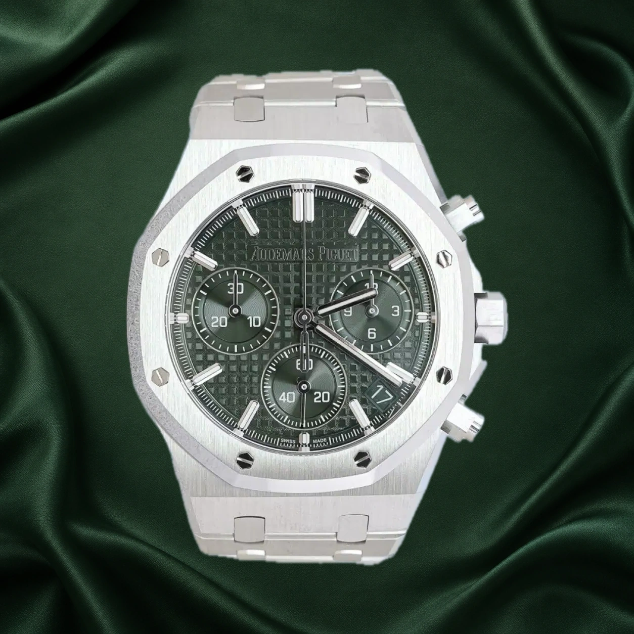 Audemars Piguet Royal Oak 26240ST.OO.1320ST.08 Khaki Green · partner reference illustration