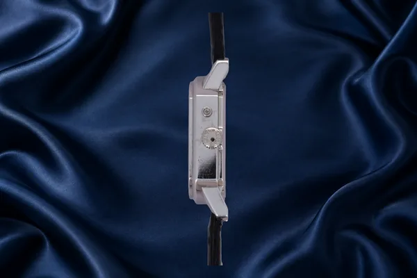 A. Lange & Söhne ARKADE Ref. 103.025, case profile, source example 1