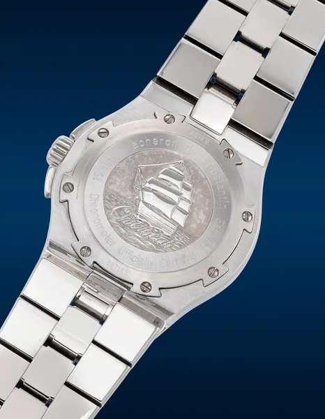 Vacheron Constantin First-generation Overseas Ref. 42040/423A, caseback detail, source example 1