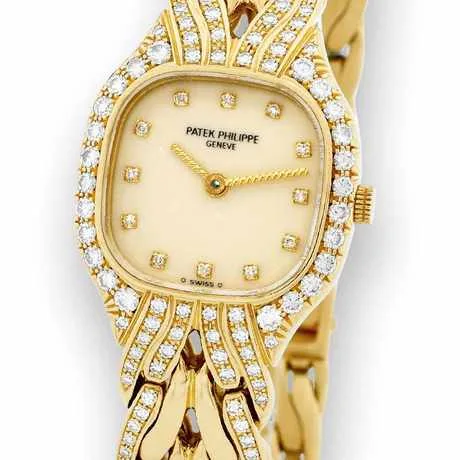 Patek Philippe Vintage wristwatch Ref. 4815/3, three-quarter view, source example 1