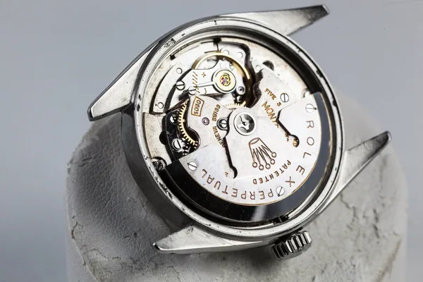 Rolex Oyster Perpetual Ref. 6530, movement detail, source example 1