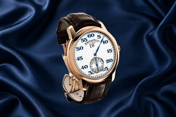 Audemars Piguet Jules Audemars Ref. 26151, three-quarter view, source example 1