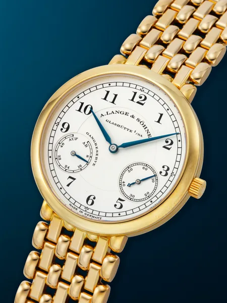 A. Lange & Söhne 1815 Ref. 251.021, three-quarter view, source example 1