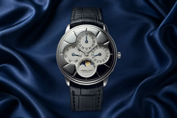 Audemars Piguet Vintage dress watch Ref. 25681, documented view, source example 1