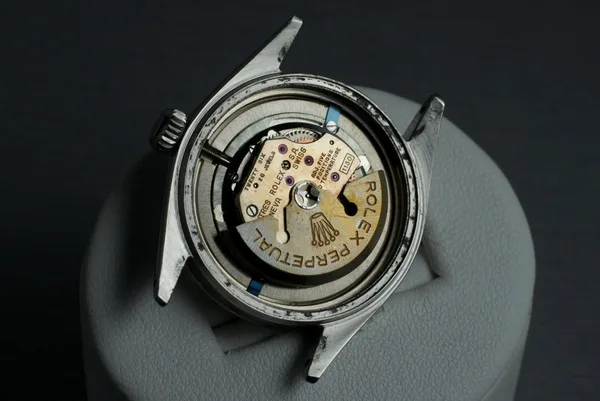 Rolex MidSize Oyster Perpetual Ref. 6549, movement detail, source example 1