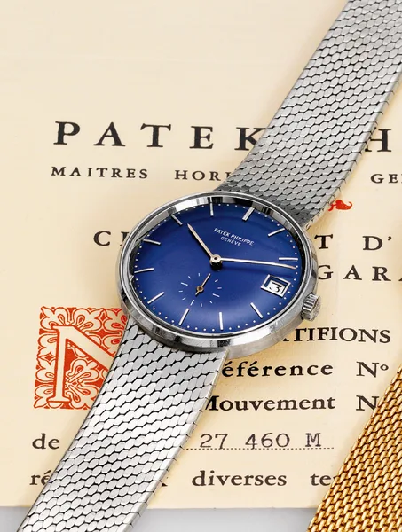 Patek Philippe Vintage wristwatch Ref. 3514/4, three-quarter view, source example 1