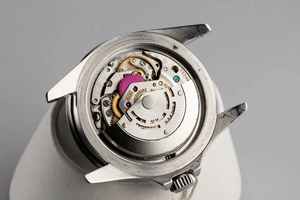 Rolex Submariner Ref. 1680, movement detail, source example 1