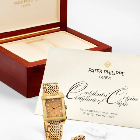 Patek Philippe Vintage wristwatch Ref. 5011/1, three-quarter view, source example 1