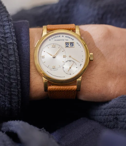 A. Lange & Söhne LANGE 1 Ref. 101.001, front view, source example 1