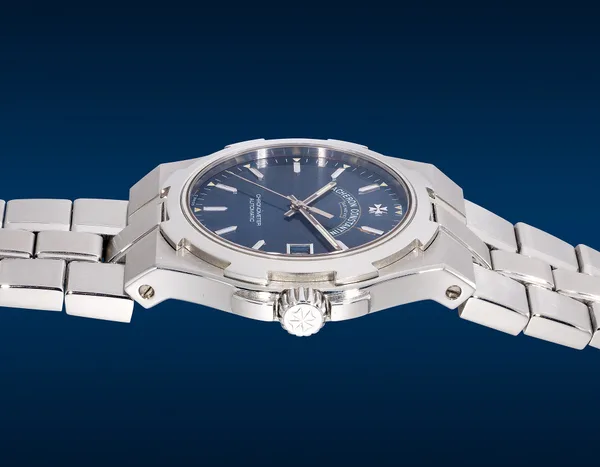 Vacheron Constantin First-generation Overseas Ref. 42040/423A, case profile, source example 1