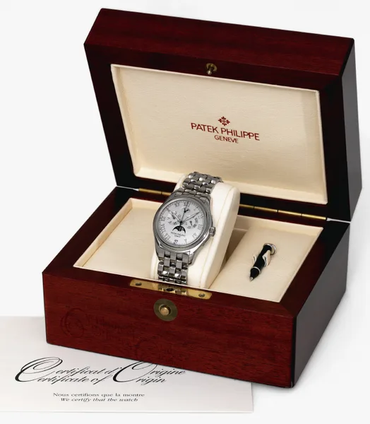 Patek Philippe Vintage wristwatch Ref. 5036/1, three-quarter view, source example 1