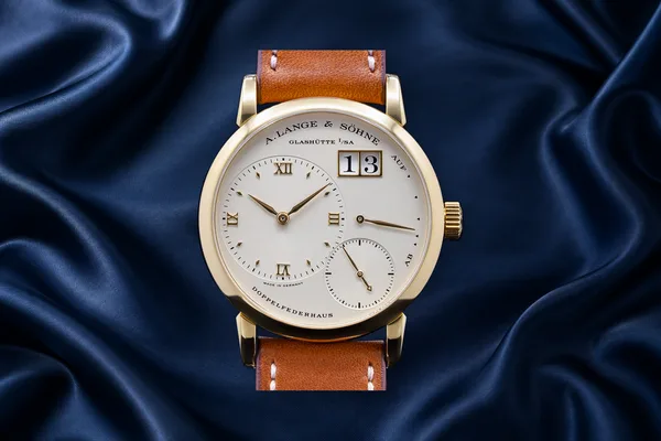 A. Lange & Söhne LITTLE LANGE 1 Ref. 111.021, front view, source example 1