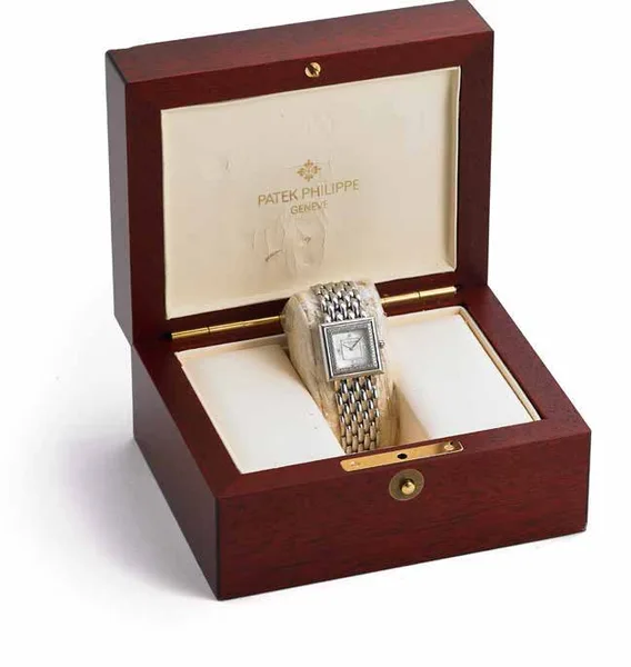 Patek Philippe Gondolo Ref. 4866/110G-011, three-quarter view, source example 1