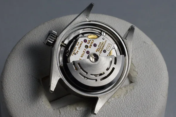 Rolex Oyster Perpetual Ref. 6623, movement detail, source example 1