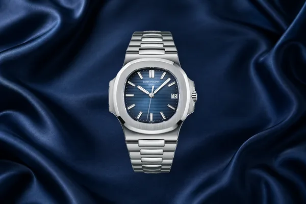 Patek Philippe Nautilus Ref. 5711/1A, front view, source example 1