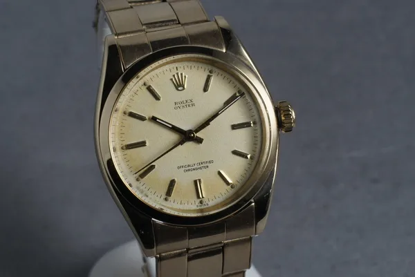 Rolex Oyster Ref. 6422, close-up detail, source example 1