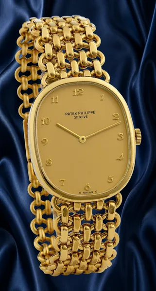 Patek Philippe Golden Ellipse Ref. 3848/1, three-quarter view, source example 1