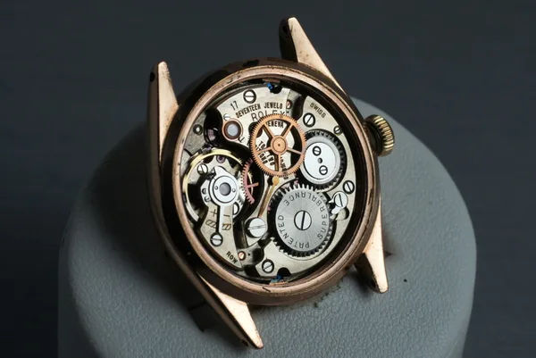 Rolex Rose Gold Oyster Precision Ref. 3121, movement detail, source example 1