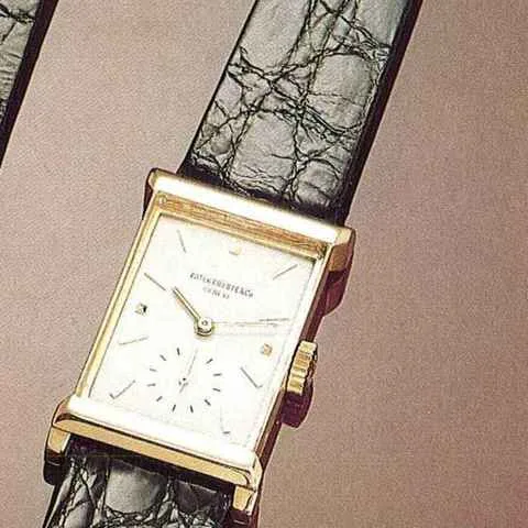 Patek Philippe Vintage wristwatch Ref. 2404, three-quarter view, source example 1