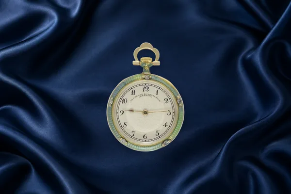 Vacheron Constantin Enamel and gem-set pendant watch, front view, source example 1