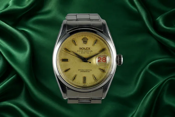 Rolex Oyster Perpetual Date Ref. 6534, front view, source example 1