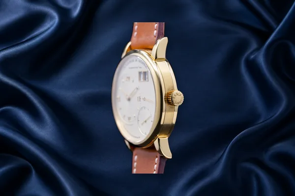 A. Lange & Söhne LITTLE LANGE 1 Ref. 111.021, case profile, source example 1