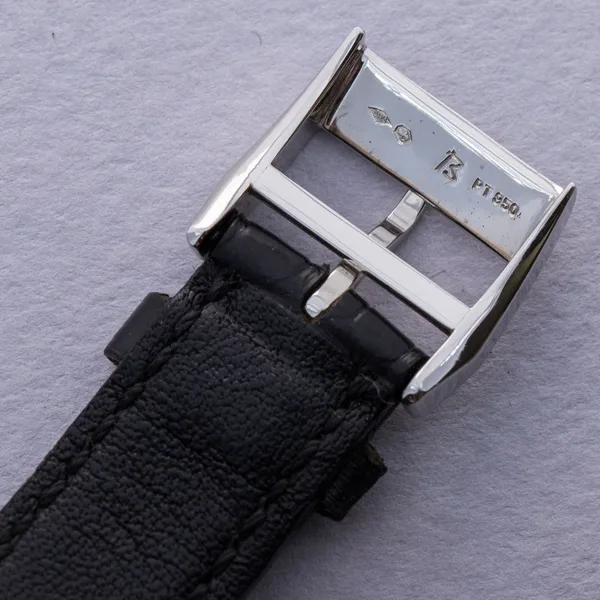 A. Lange & Söhne ARKADE Ref. 103.025, clasp detail, source example 1
