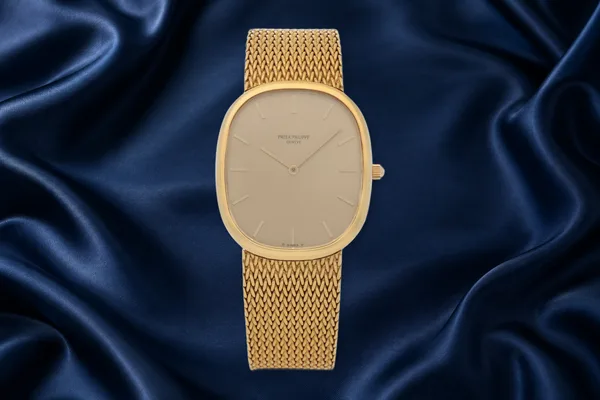 Patek Philippe Golden Ellipse Ref. 3738/1, front view, source example 1