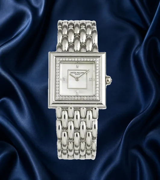 Patek Philippe Gondolo Ref. 4866/110G-011, front view, source example 1