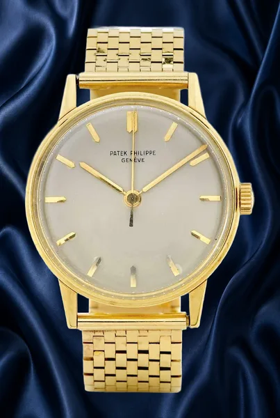 Patek Philippe Vintage wristwatch Ref. 3411, three-quarter view, source example 2