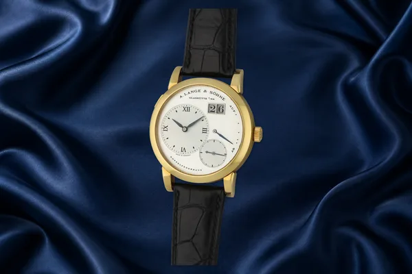 A. Lange & Söhne LANGE 1 Ref. 101.002, three-quarter view, source example 1