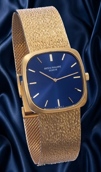 Patek Philippe Golden Ellipse Ref. 3566/1, three-quarter view, source example 1
