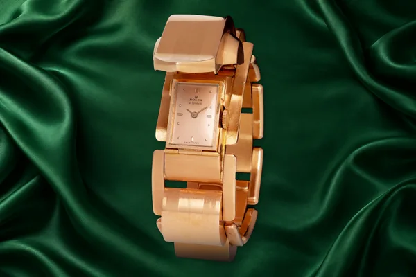 Rolex Ladies concealed-dial bracelet watch Ref. 4322, front view, source example 1